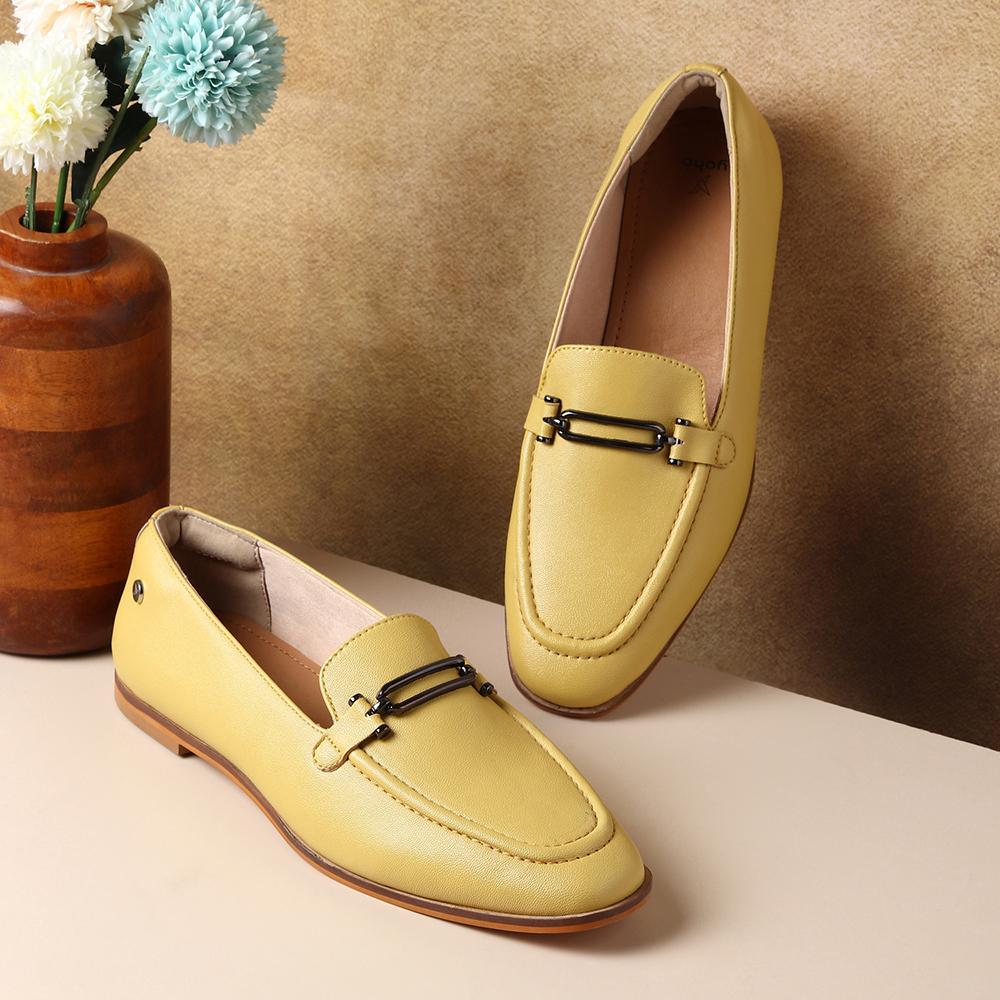 Pastel-Yellow