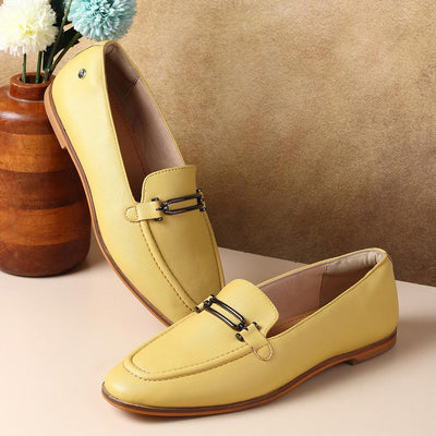 Pastel-Yellow